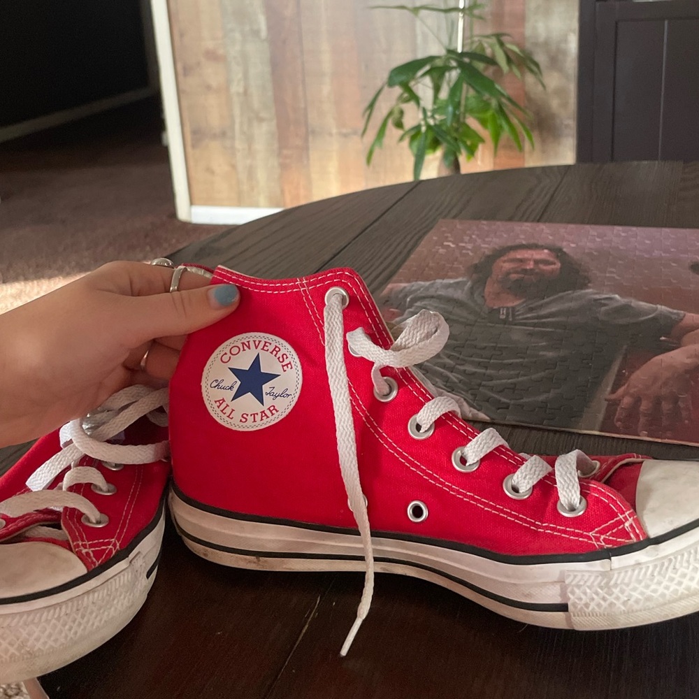 Red women’s converse